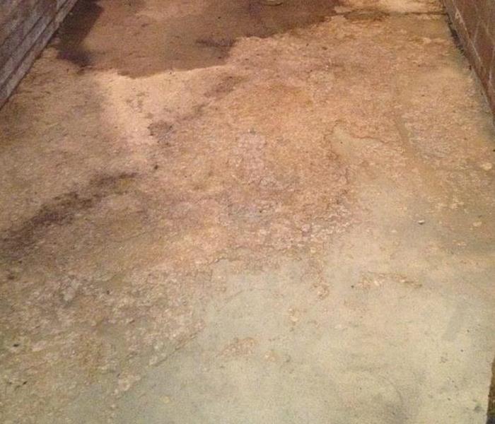 clean and disinfected basement floor following sewage damage in Chillicothe, OH home